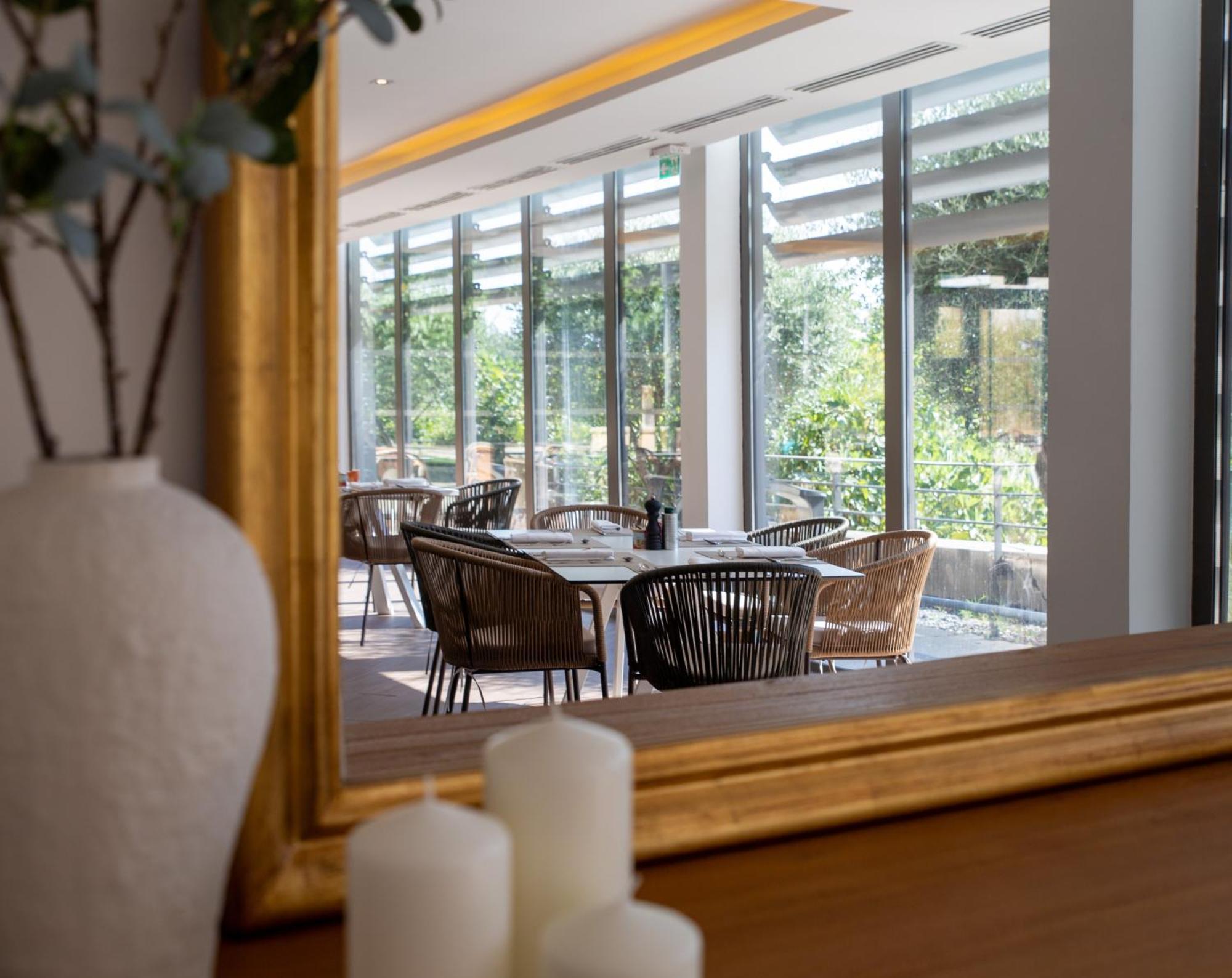 Zenitude Hotel La Valadiere, Ascend Hotel Collection Жувиньяк Экстерьер фото