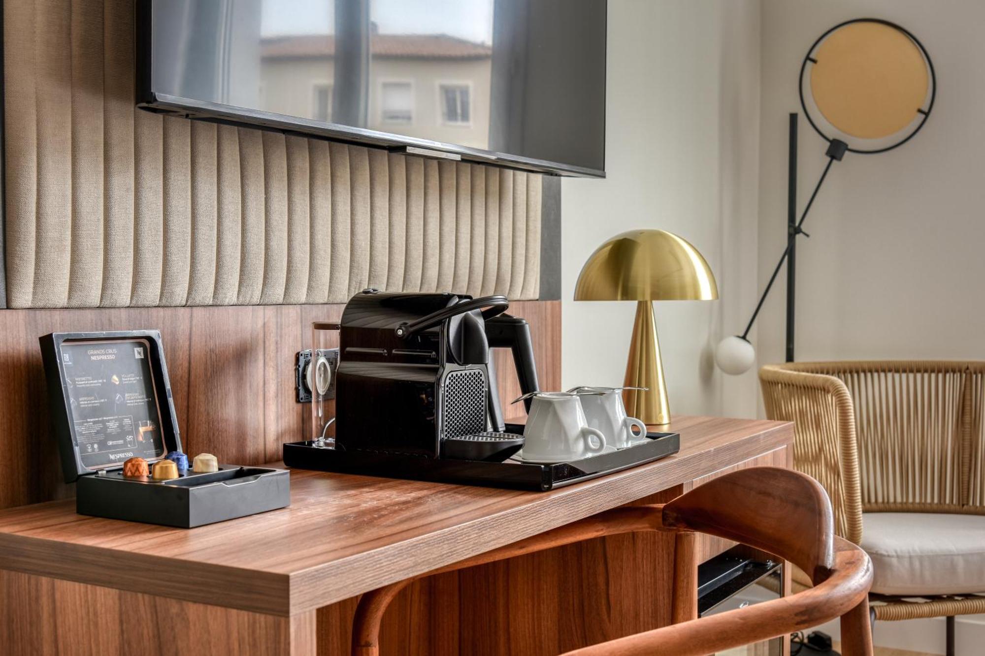Zenitude Hotel La Valadiere, Ascend Hotel Collection Жувиньяк Экстерьер фото