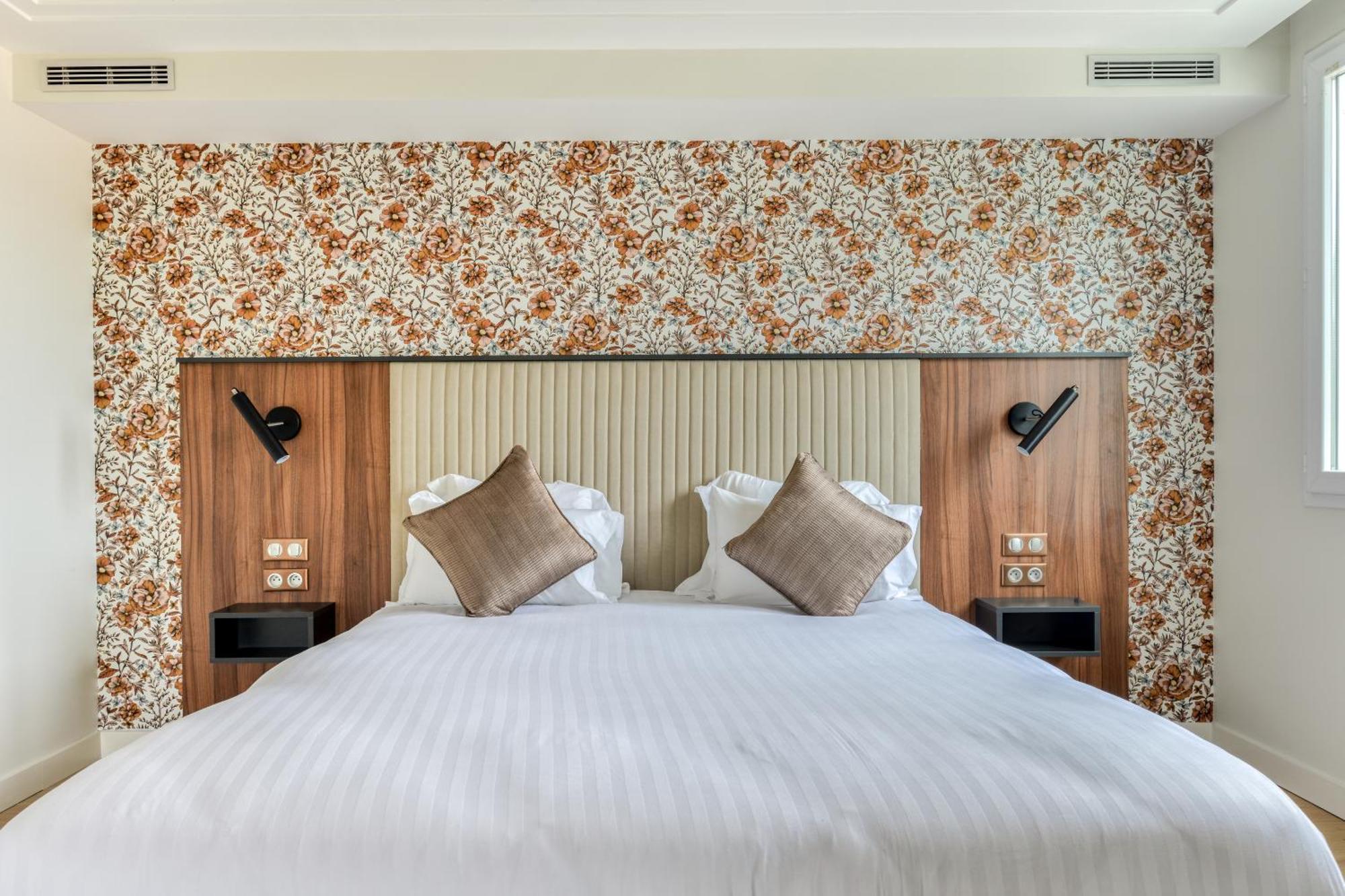 Zenitude Hotel La Valadiere, Ascend Hotel Collection Жувиньяк Экстерьер фото
