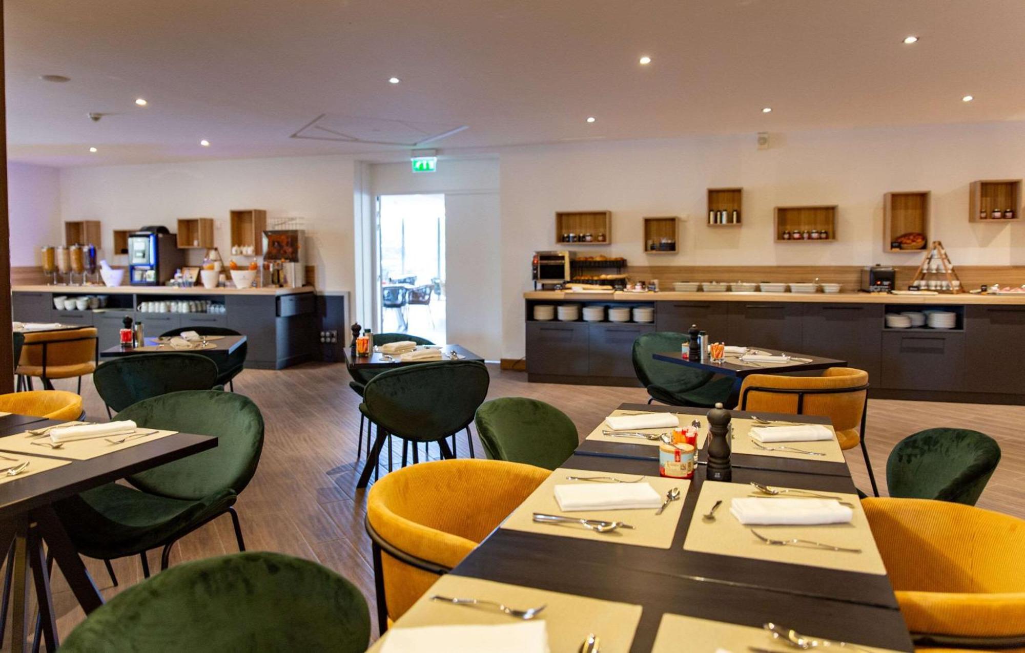 Zenitude Hotel La Valadiere, Ascend Hotel Collection Жувиньяк Экстерьер фото